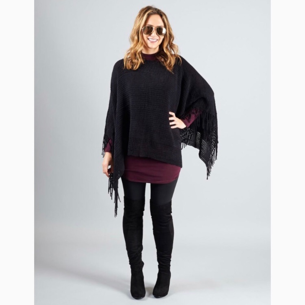 Hat Attack Lightweight Layer Black Poncho